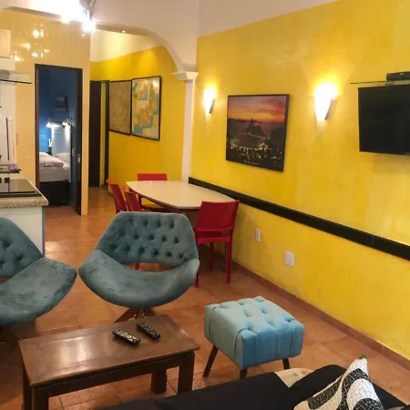 Epicentro de Copacabana, 300 m da praia, posto 4-2